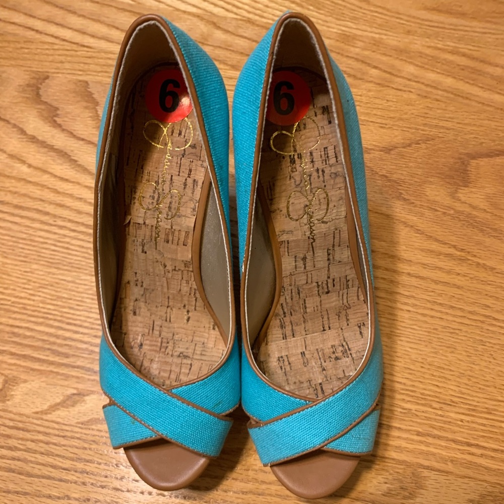 Jessica Simpson Size 6 Wedge shoe.